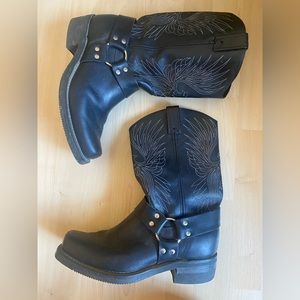 Vintage 00’s square toed biker style cowboy boots (9.5 2 E)